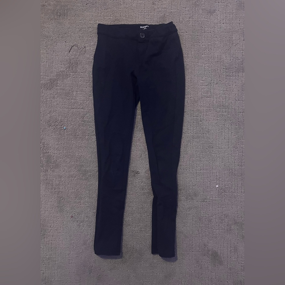 Lightly used navy blue pants. Can be used for school or everyday.